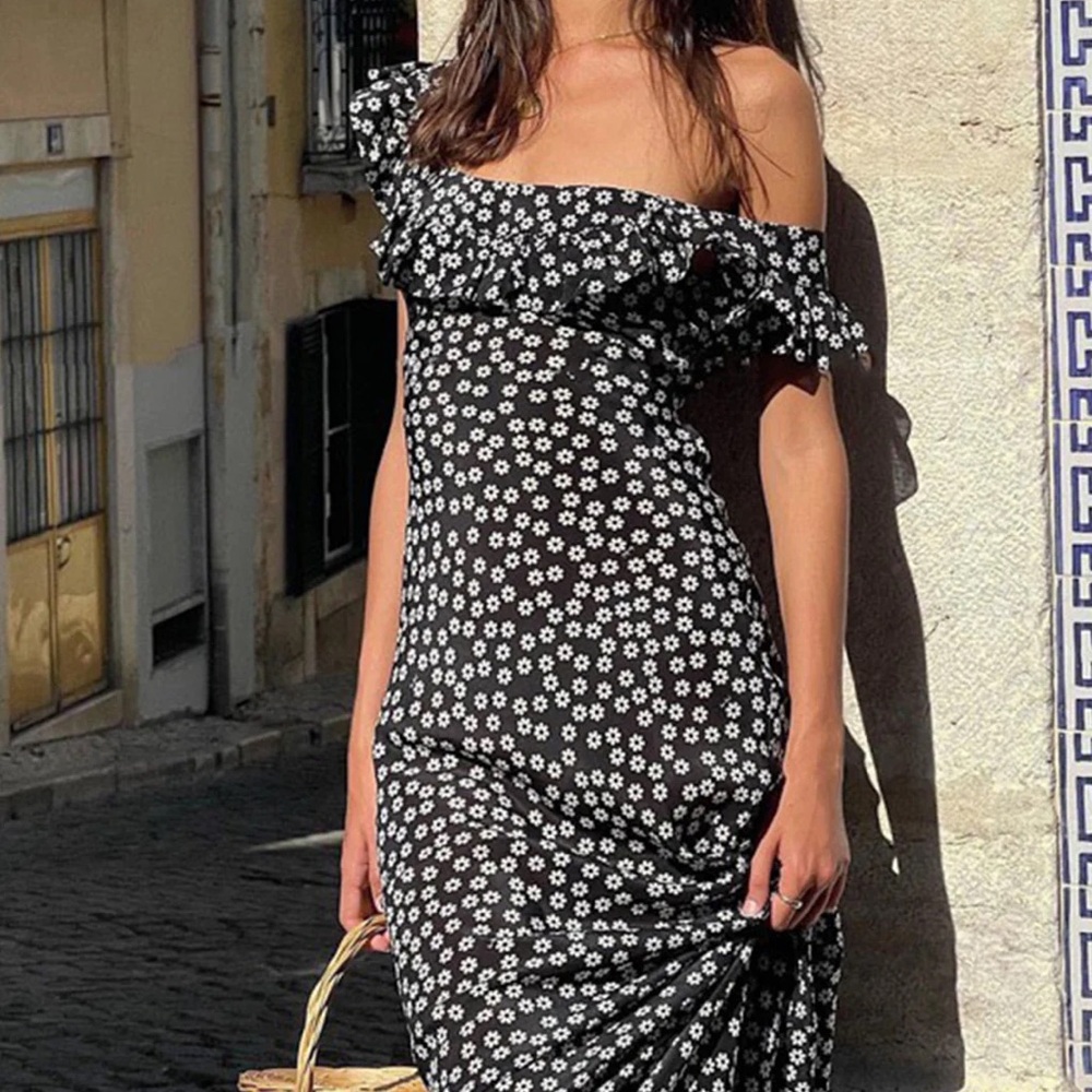 Commense Black and White One Shoulder Dress